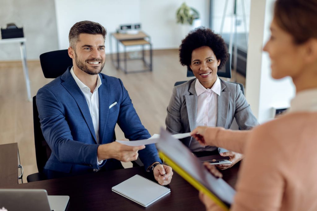 funciones de un corredor de seguros